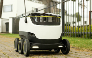 Starship Delivery Robot Makes Debut in San Carlos